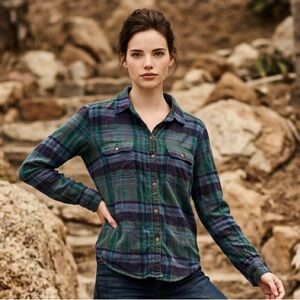 American Eagle flannel size small